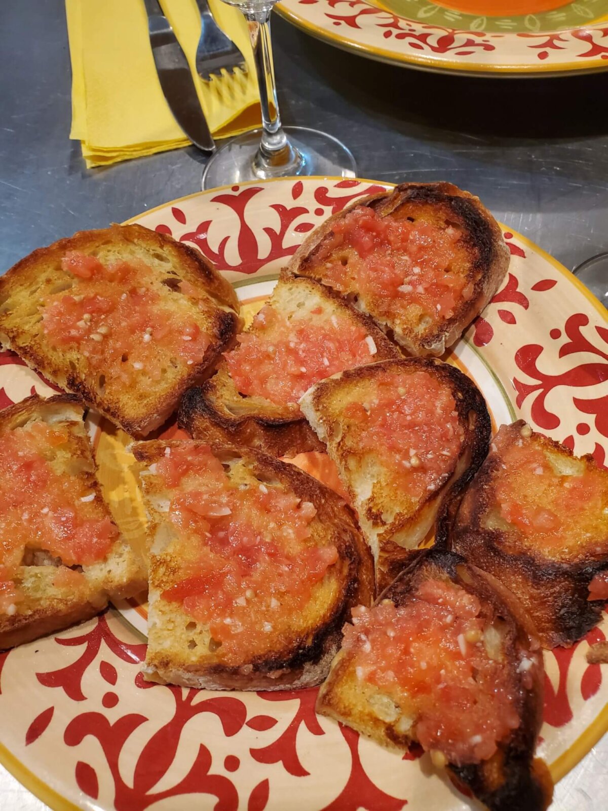 Pa amb tomàquet, is a traditional food of Catalan